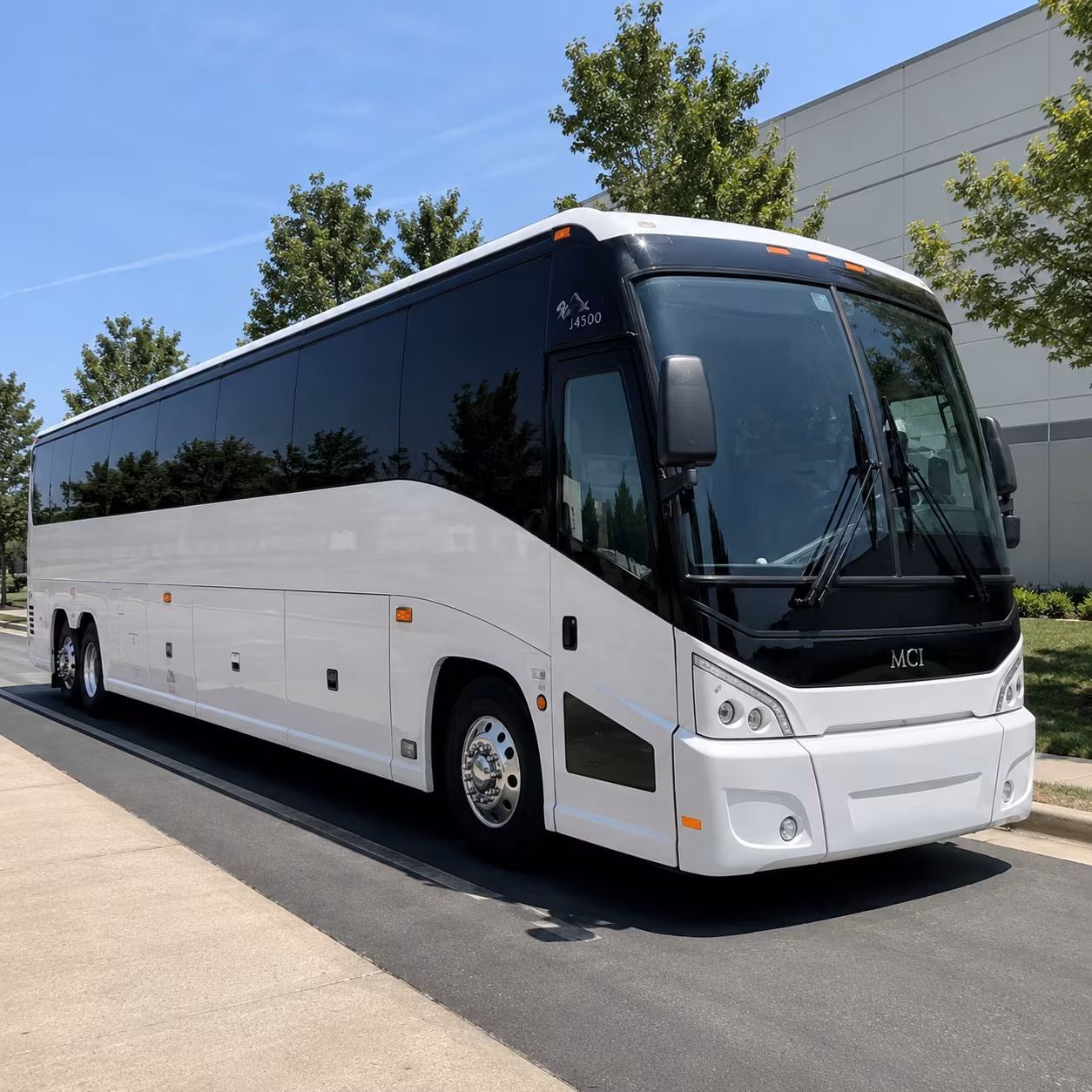 cross border commuter buses between nashua and the massachusetts border
