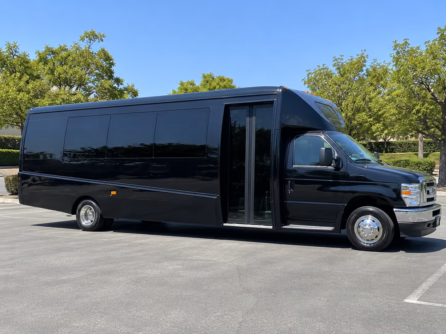 minibus rentals for nashua prom groups of any size