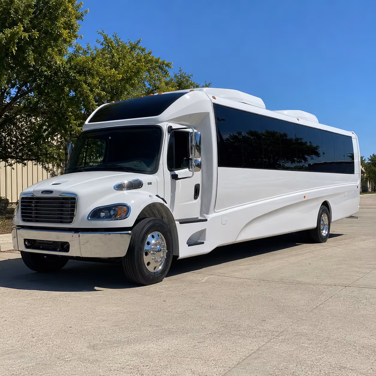 nashua 25 passenger minibus